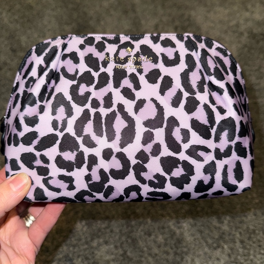 Kate Spade Chelsea Spotted Leopard Cosmetic Case in Violet, NWT